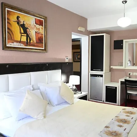 Otel Liss Lezhë